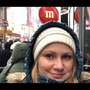 Meet your Posher, Chrystal